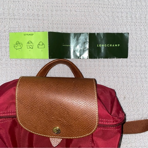 Le Pliage Longchamp back pack in maroon. Hardly user, in great condition. - Picture 5 of 7